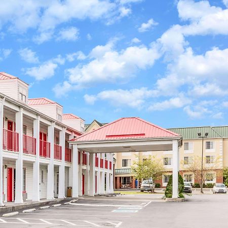 Hotel Super 8 By Wyndham Clinton Zewnętrze zdjęcie