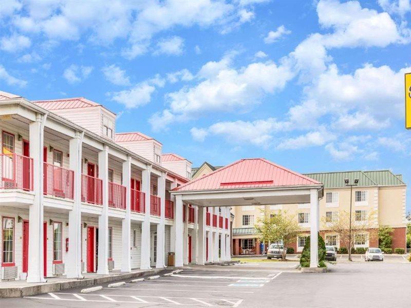 Hotel Super 8 By Wyndham Clinton Zewnętrze zdjęcie